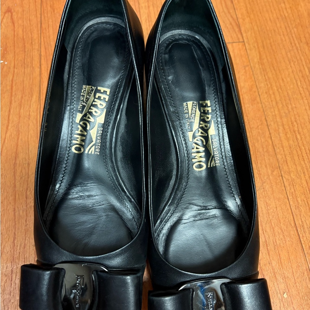 Salvatore Ferragamo Women's Black Leather Shoes